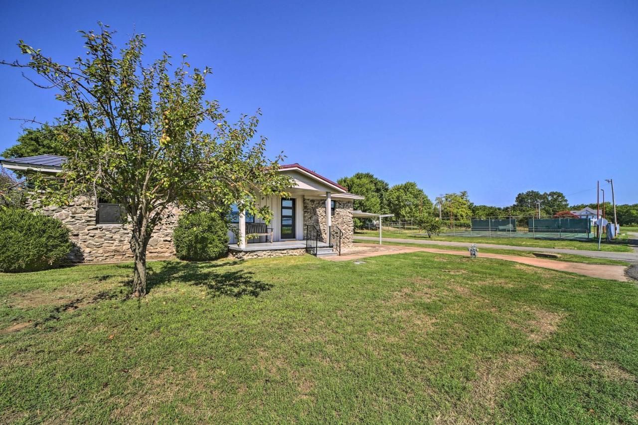 הוילה Eufaula Retreat With Lake Views Walk To Marina מראה חיצוני תמונה